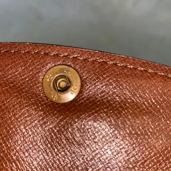 225 Pre Owned Authentic Vintage Louis Vuitton Monogram Crossbody Bag - Picture 12 of 15